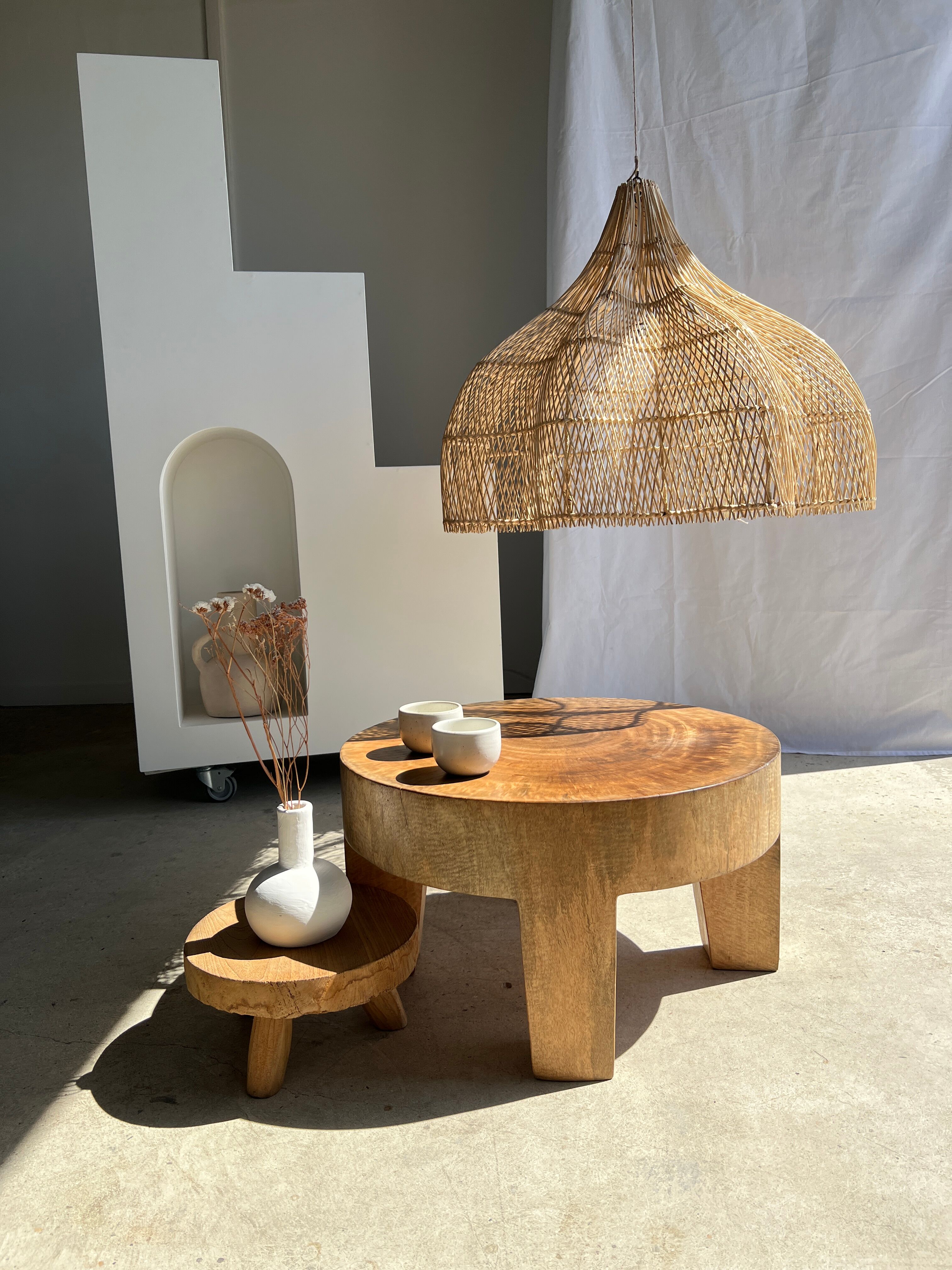 Quadripod coffee table in solid wood monoxyl natural color (dark)