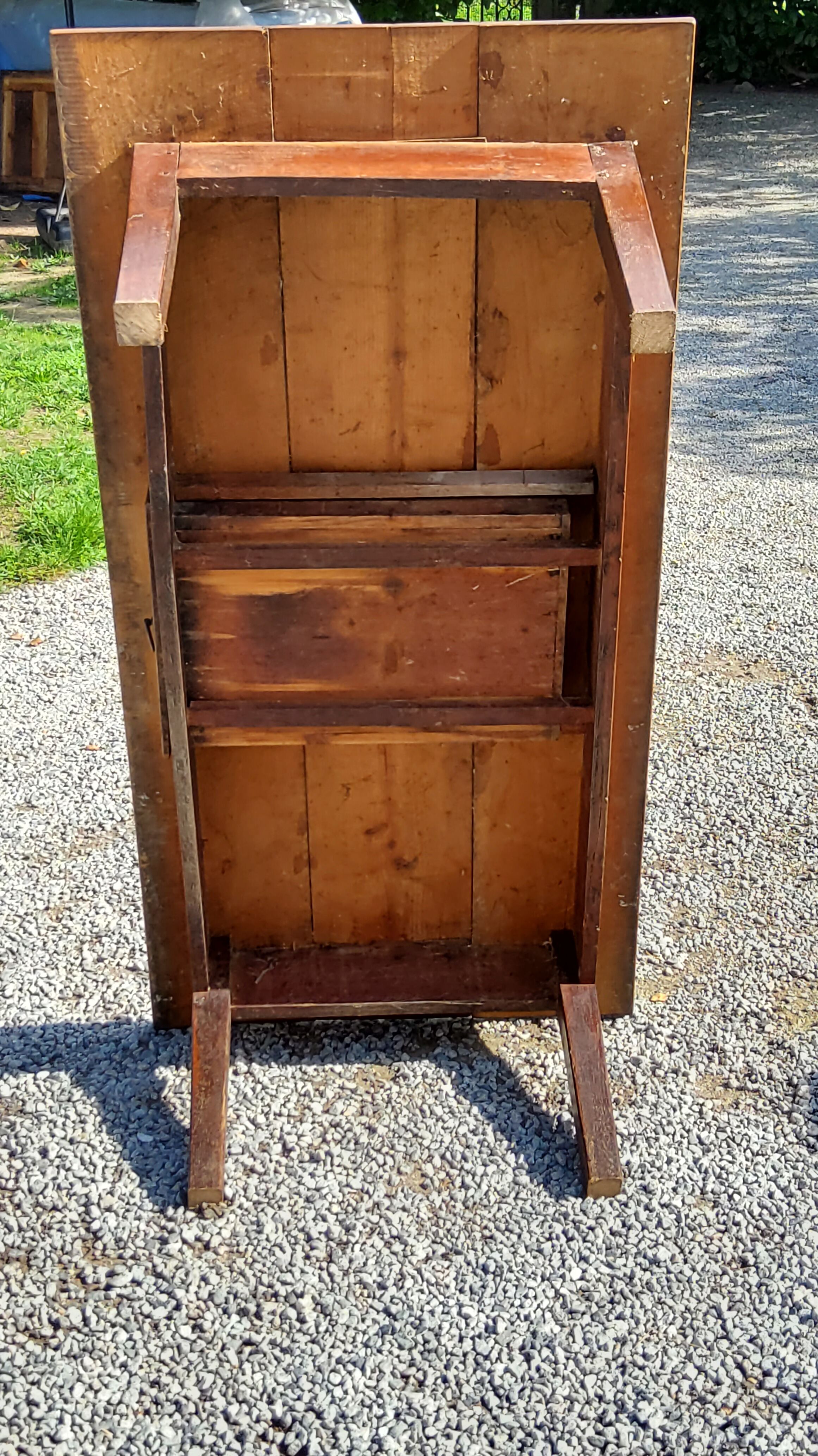 Table basse de ferme XIXième siècle plateau merisier piètement chêne 1 tiroir pieds fuseaux