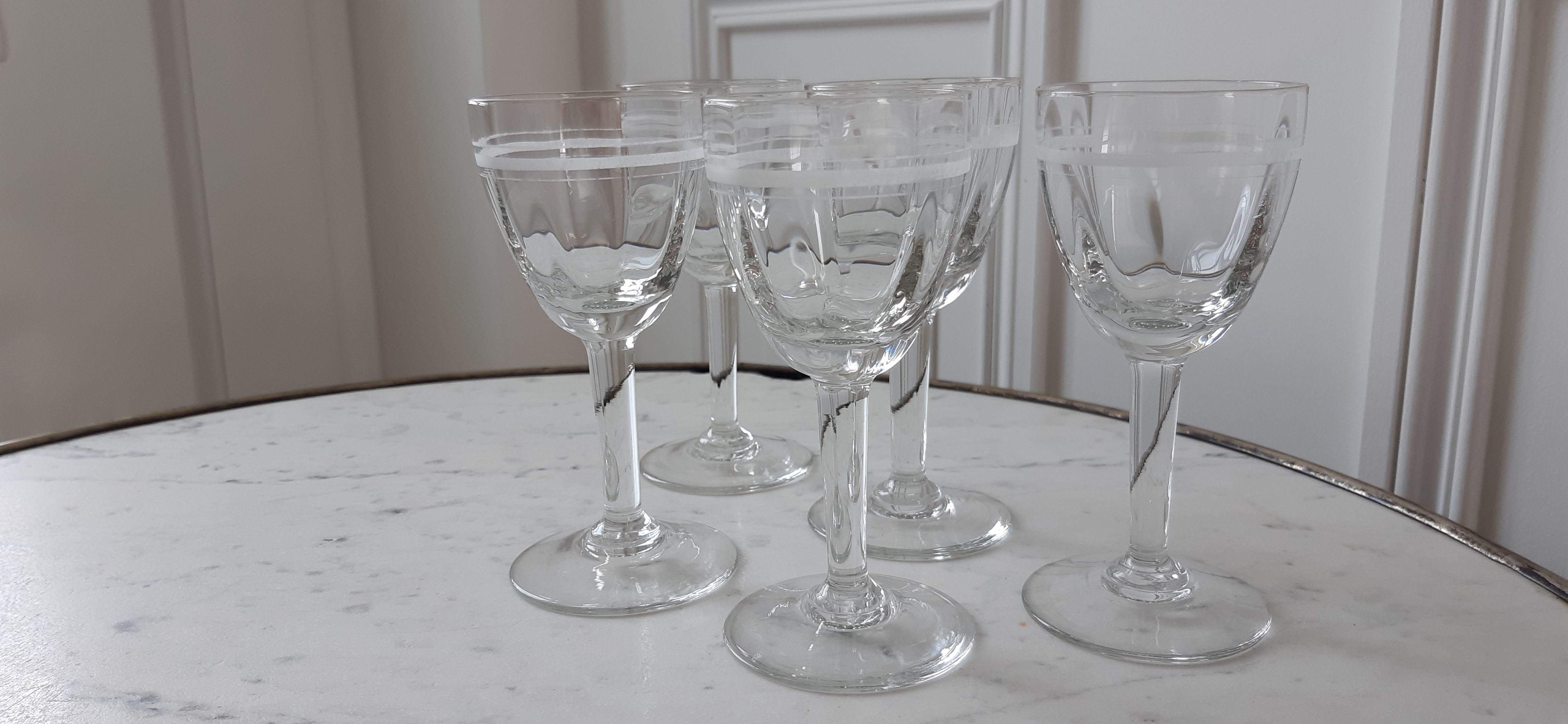 Set of 5 glasses of trompe l'oeil white wine bar 40s
