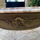 Table basse en bronze doré et marbre