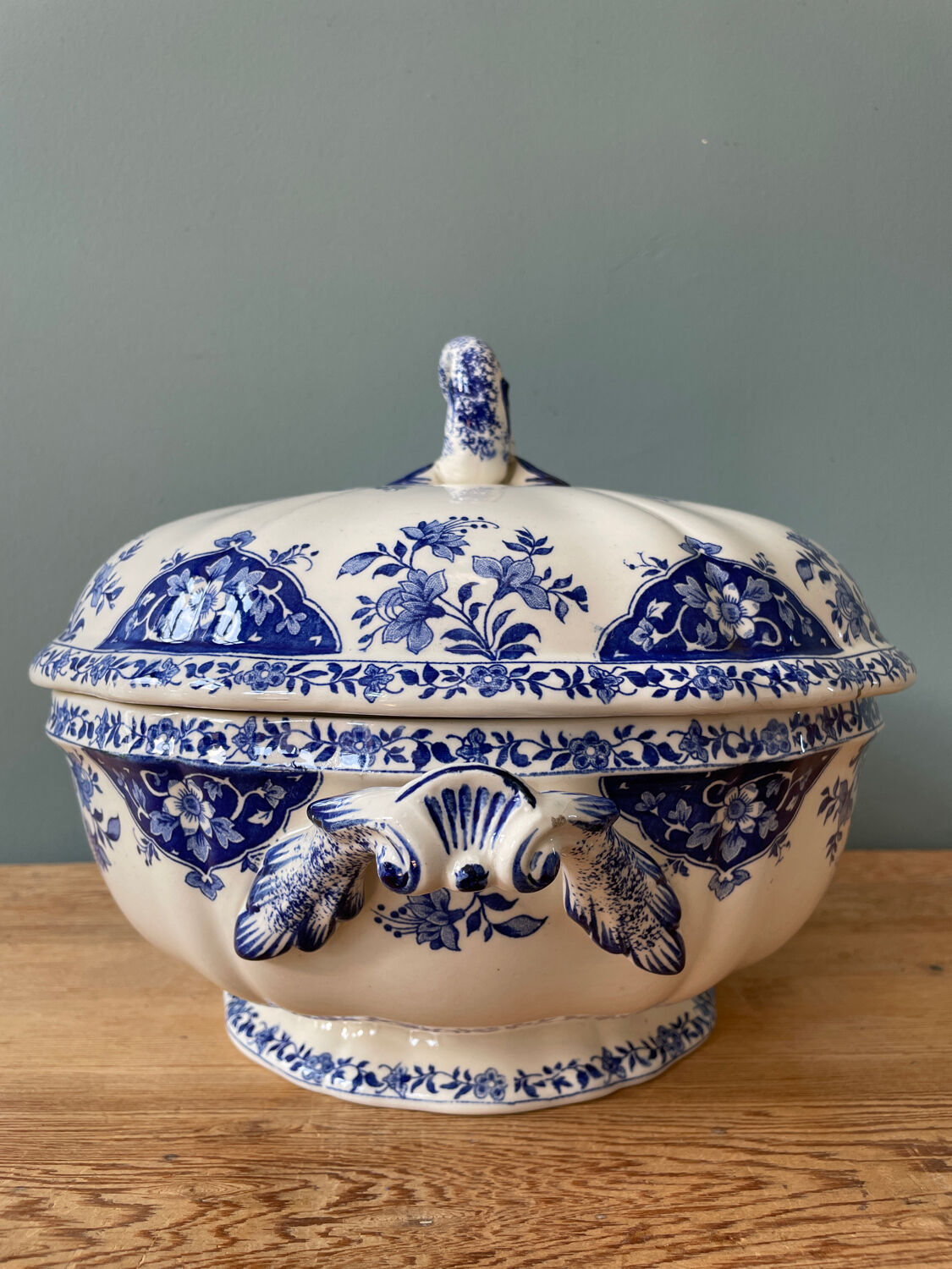 Soupière XIXth earthenware of Gien