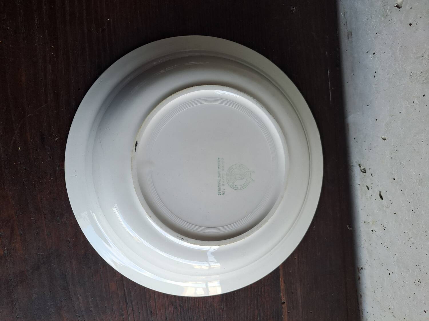 Moulin des loups red checkered dish