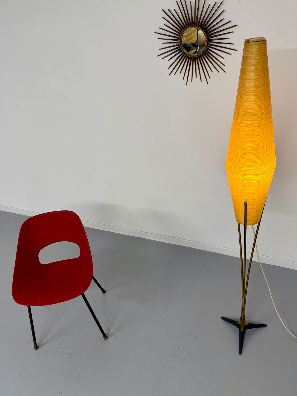 Antique brass and fiber amphora floor lamp from the 60s vintage design