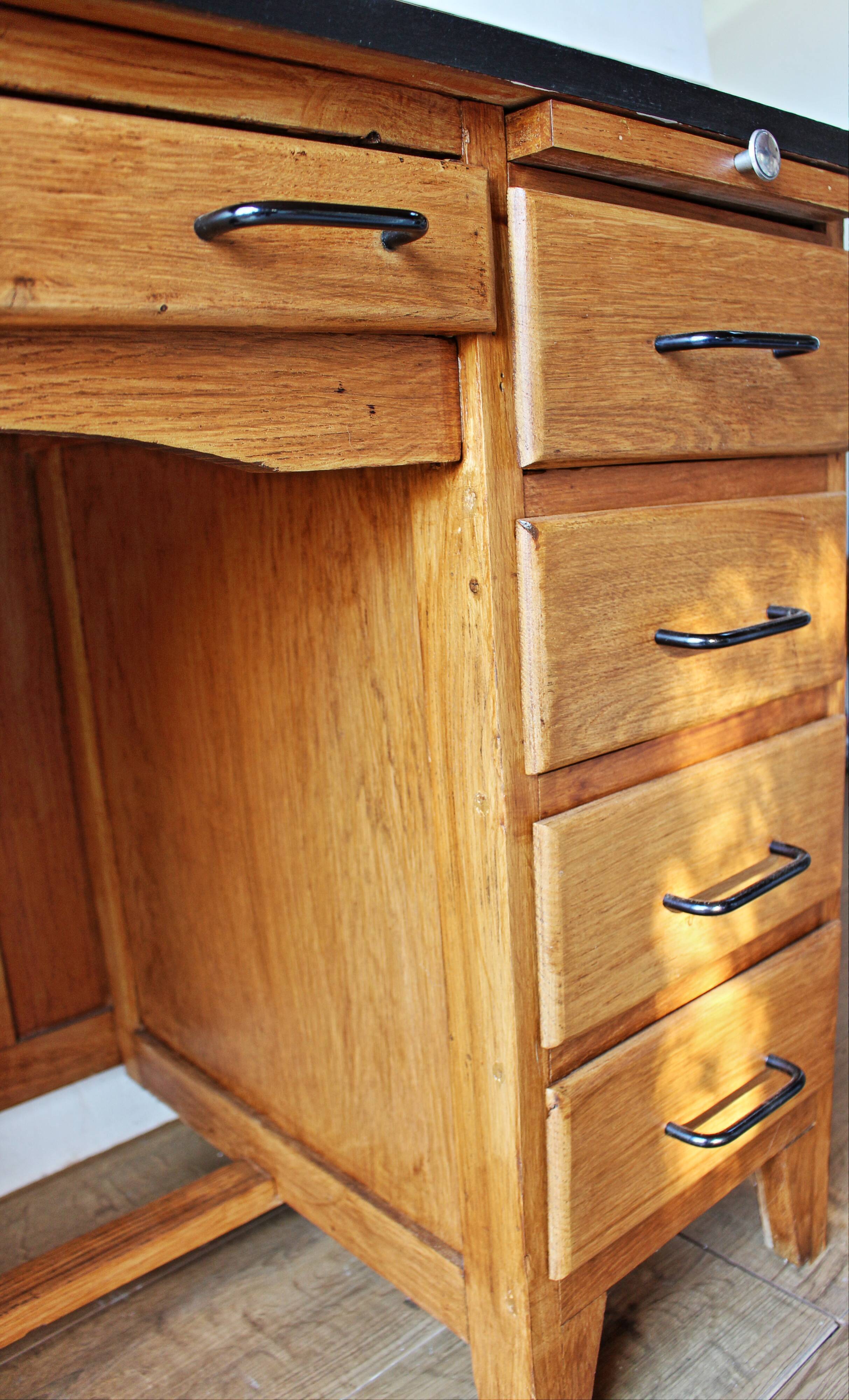 Bureau à caisson années 60.