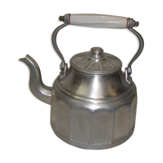 White porcelain handle kettle