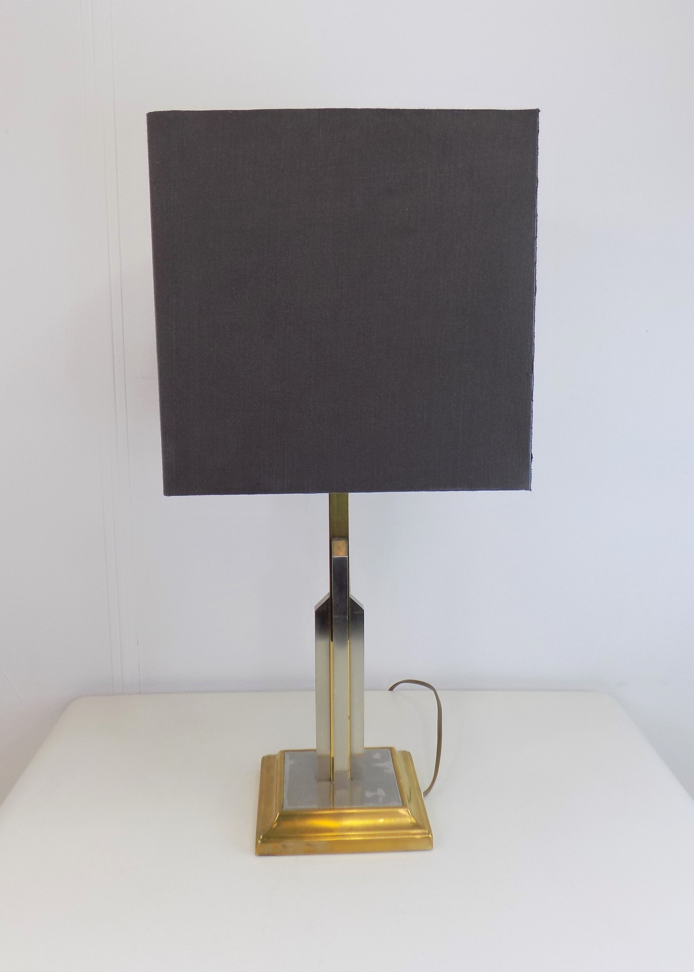 Table lamp