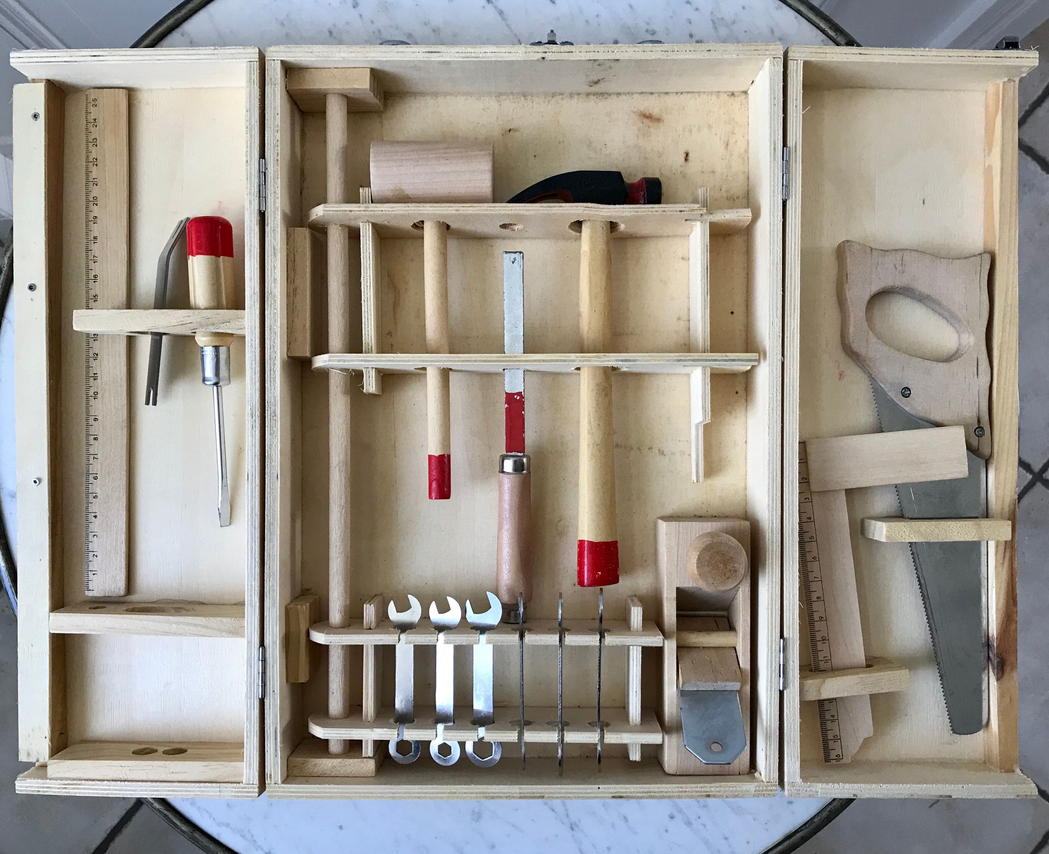 DIY toy box for kids vintage 50s