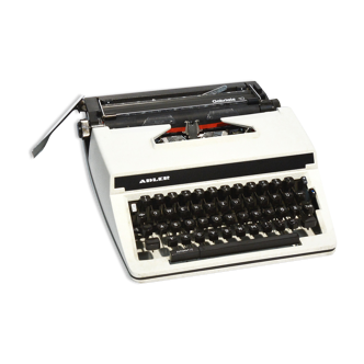 Machine à écrire des années 1980 Adler Gabriele 10, Japon