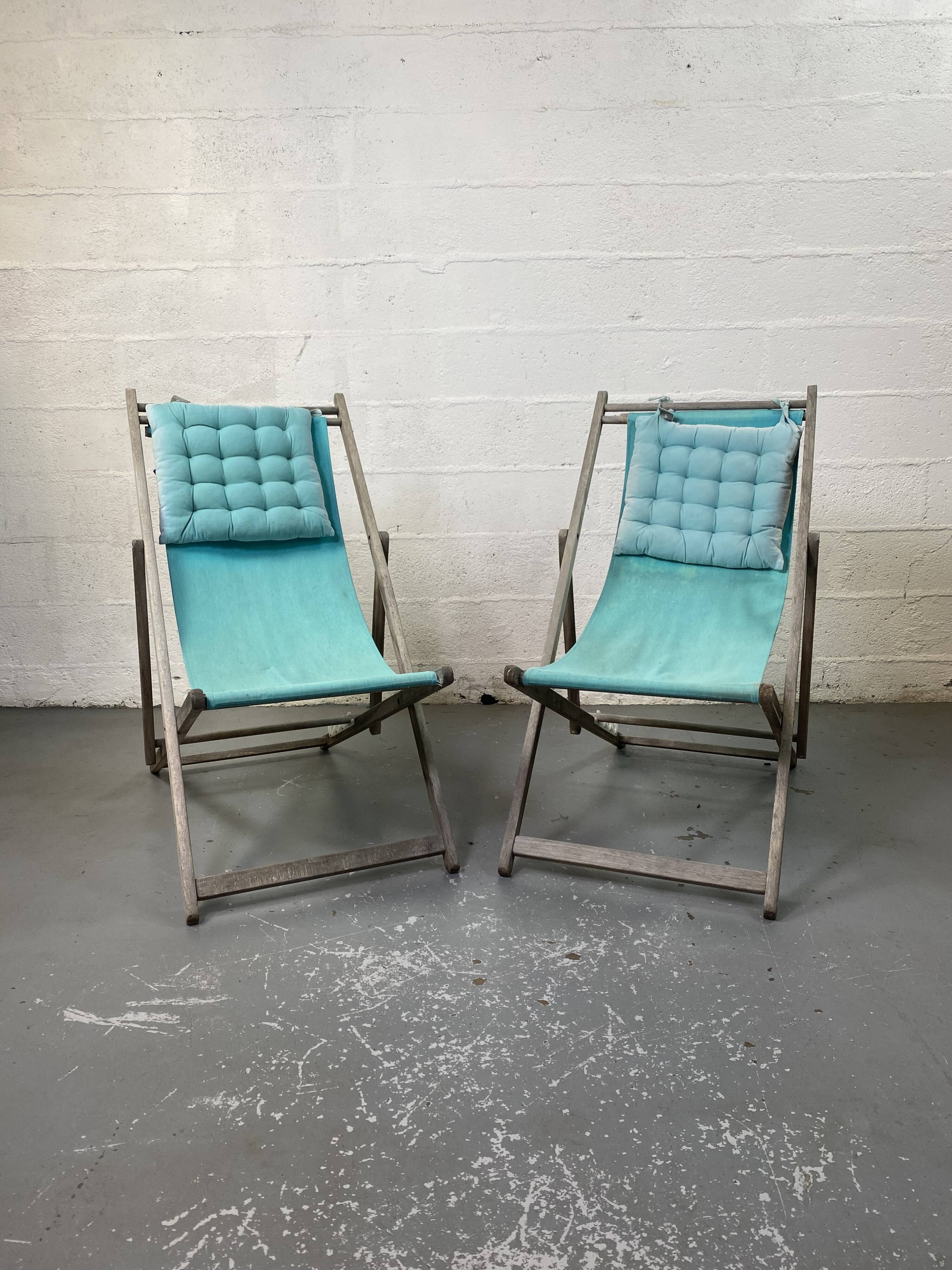Set of 2 blue sun loungers