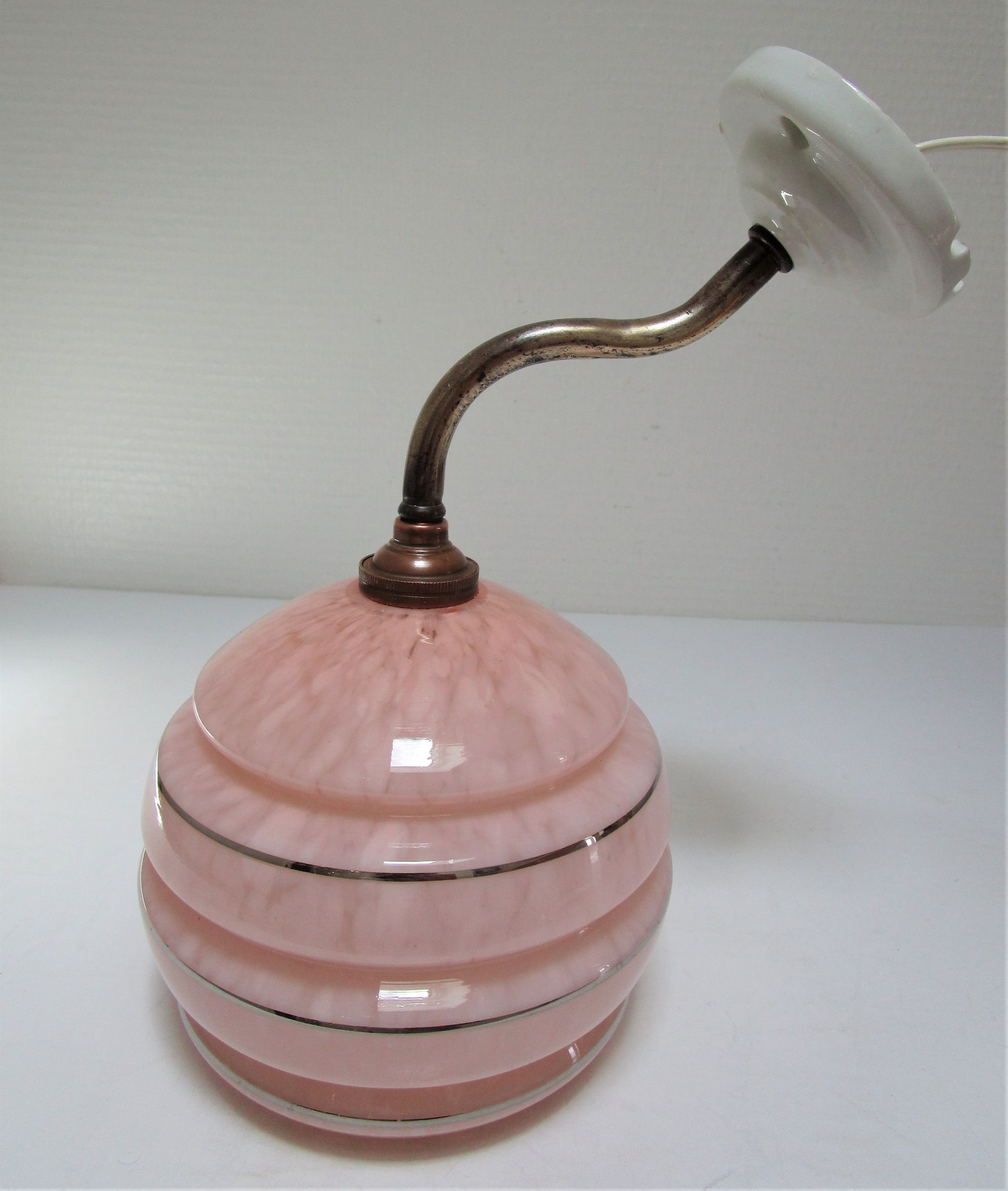 Porcelain porcelain patinated glass of Clichy pink Art Deco