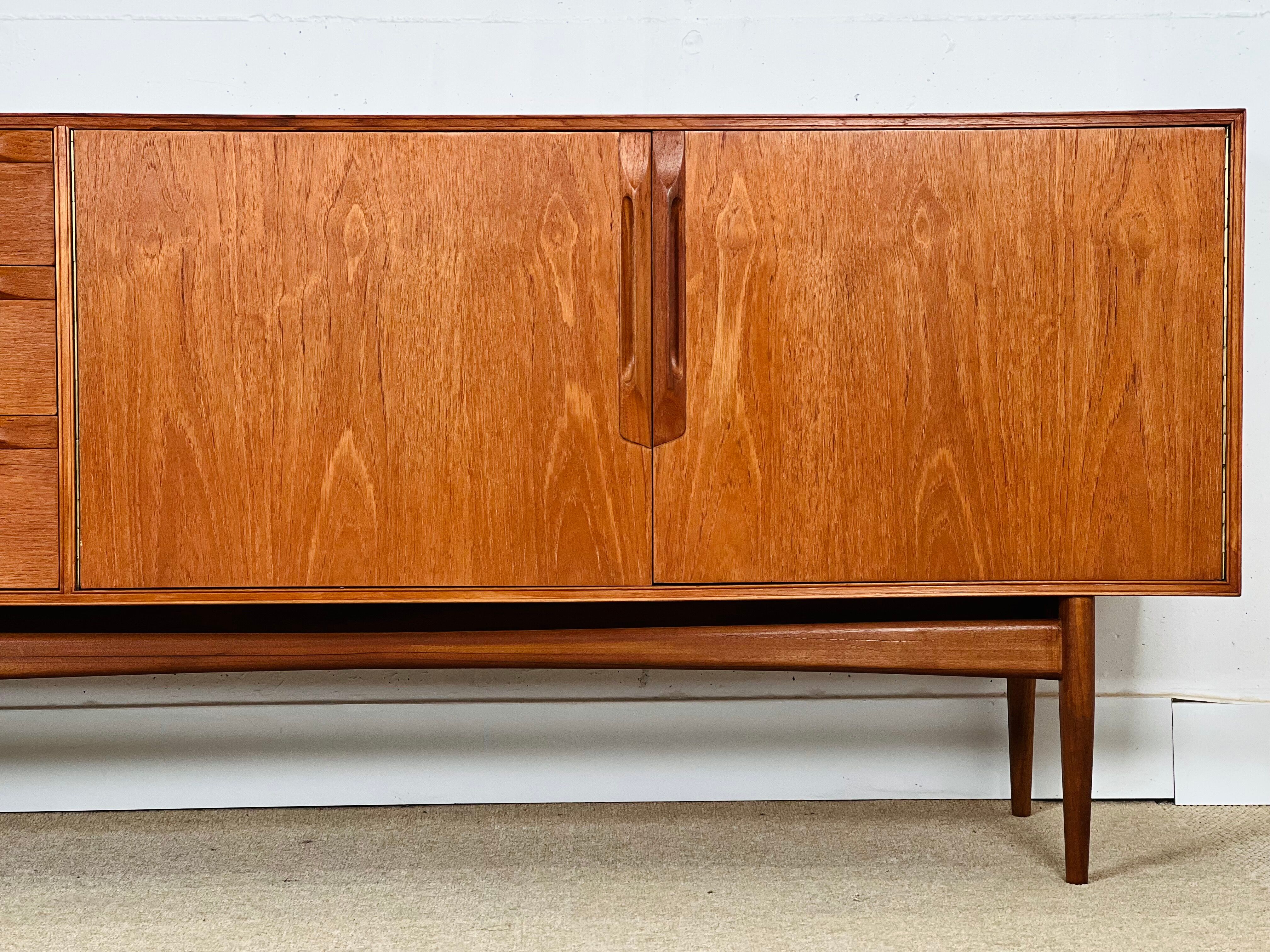 Enfilade en teck de McIntosh, collection Eden