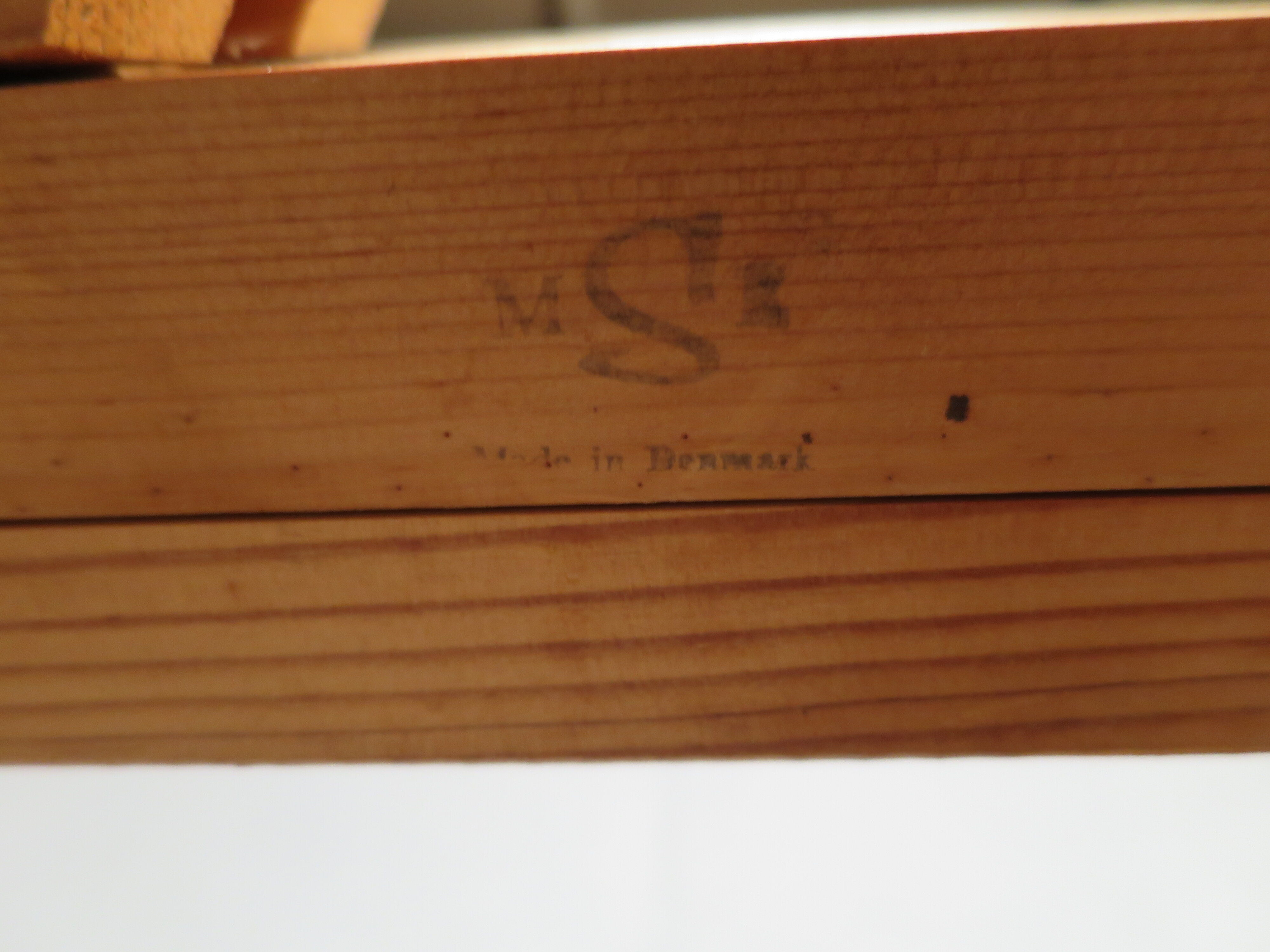 Scandinavian round table MSE Mobler in teak