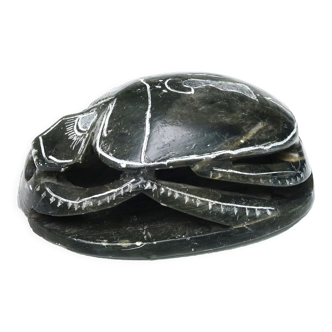 Presse papier scarabée Egyptien en pierre sculptée