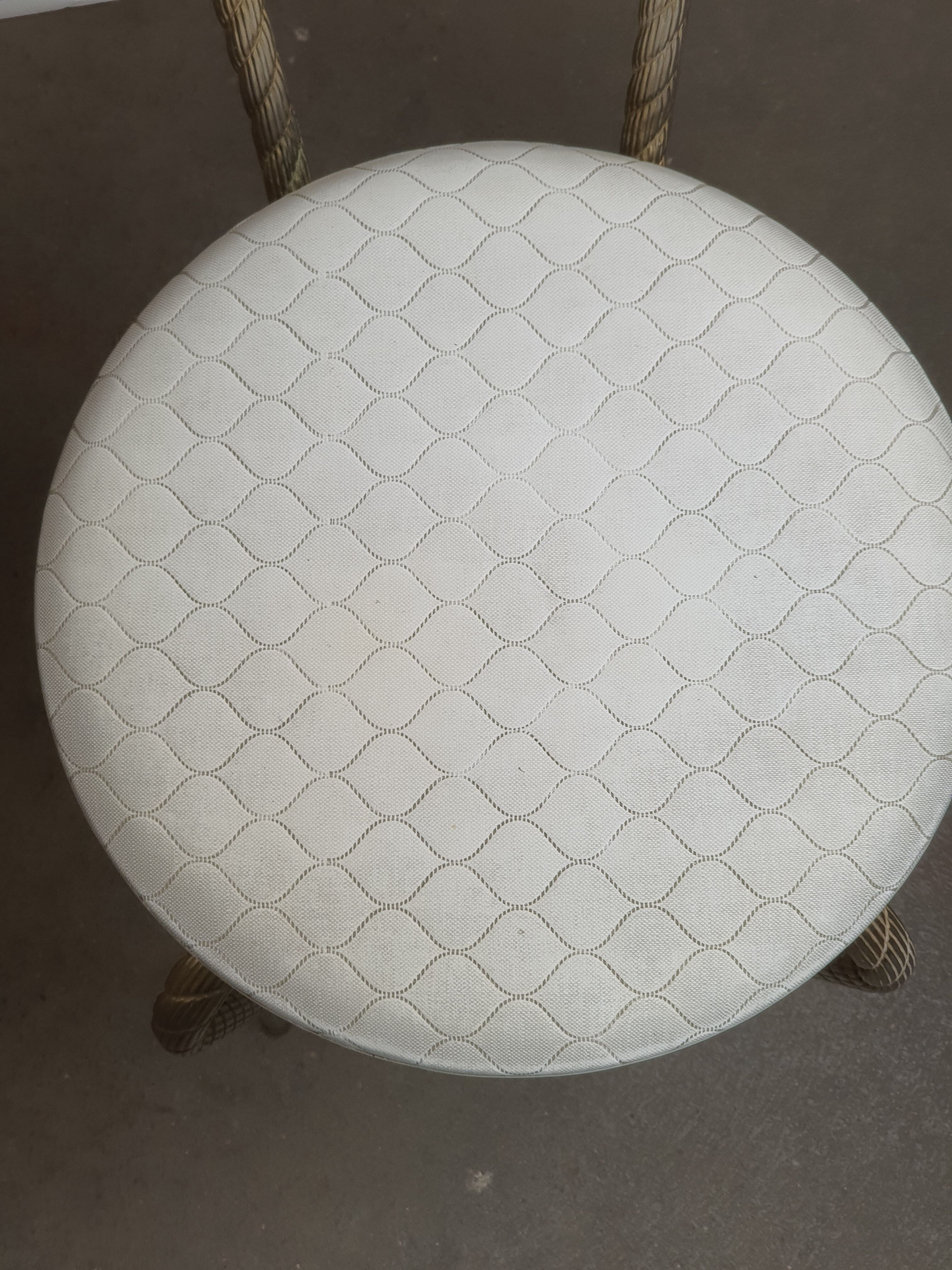 Chaise pied doré courbé cordé simili-cuir