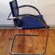 Chaise vintage cuir bleu roi