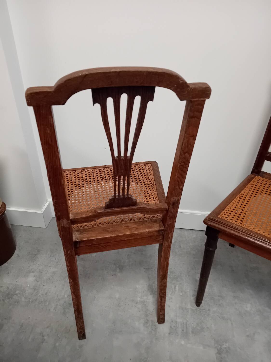 Set of 2 chairs with caning