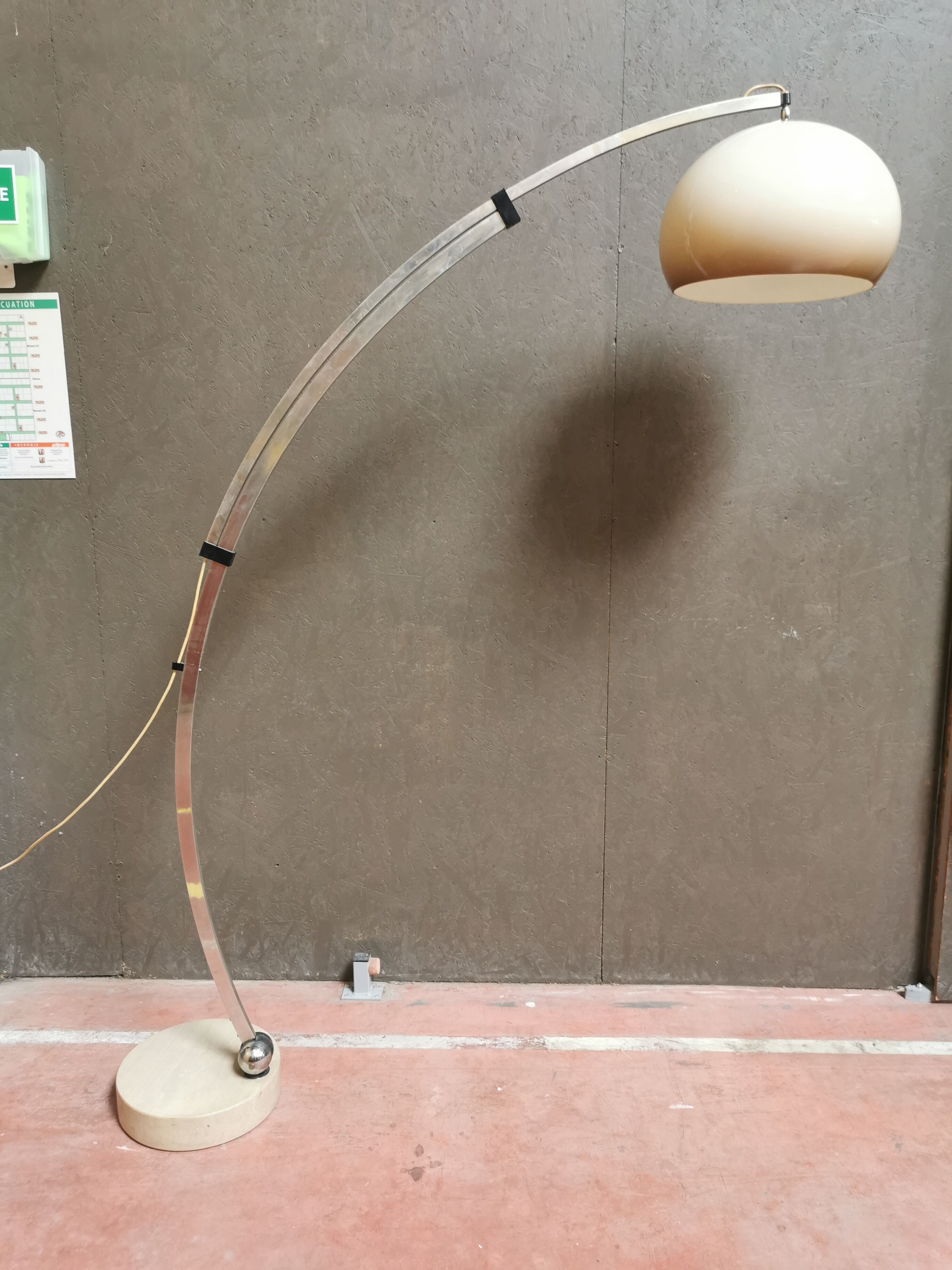 Arc floor lamp by Harvey Guzzini 70s