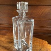Carafe à whisky en cristal galbé