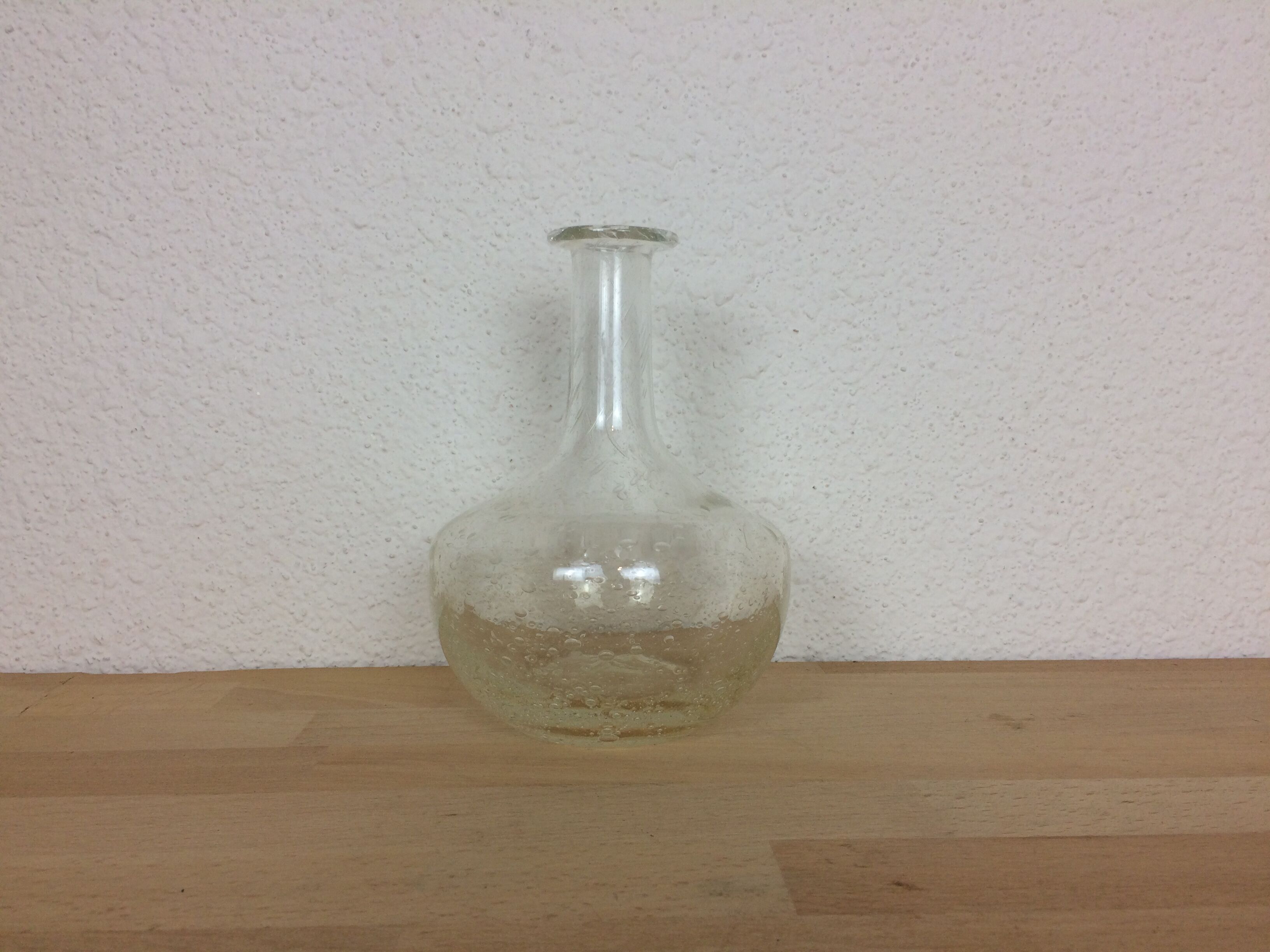 Vase soliflore en verre bullé de Biot