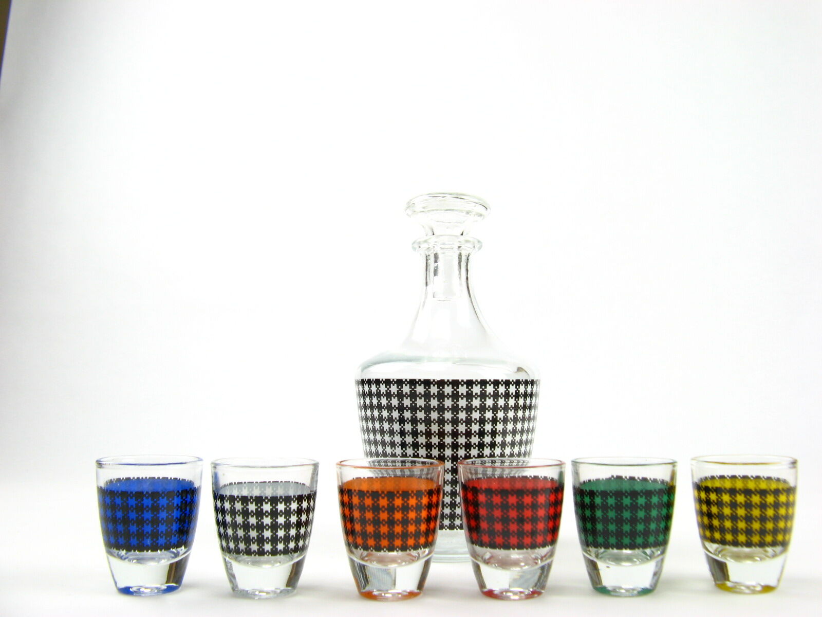 Houndstooth liquor service