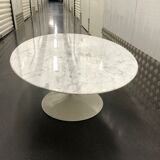 Oval coffee table by Eero Saarinen for Knoll