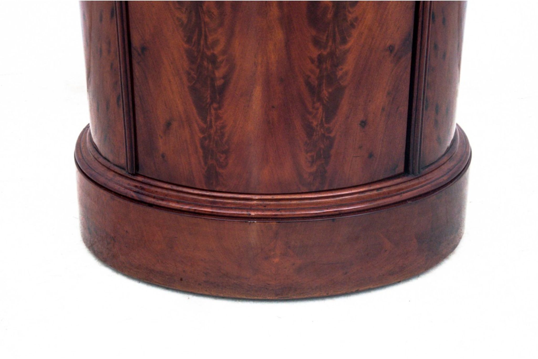 Biedermeier pillar chest of drawers, Northern Europe, around 1850.