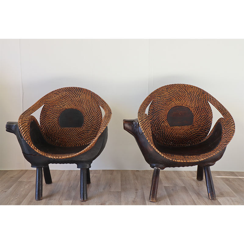 Paire de fauteuils vintage bois sculpté et rotin 1960