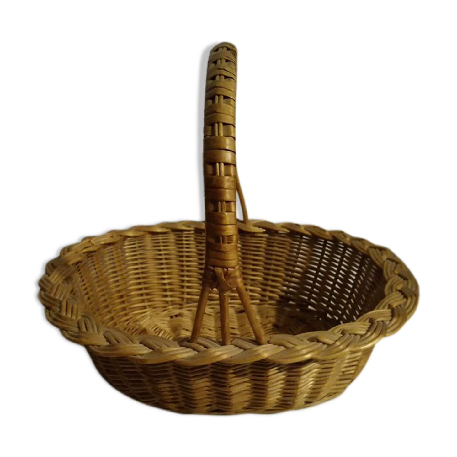 Vintage wicker basket braided edge