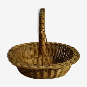 Vintage wicker basket braided edge