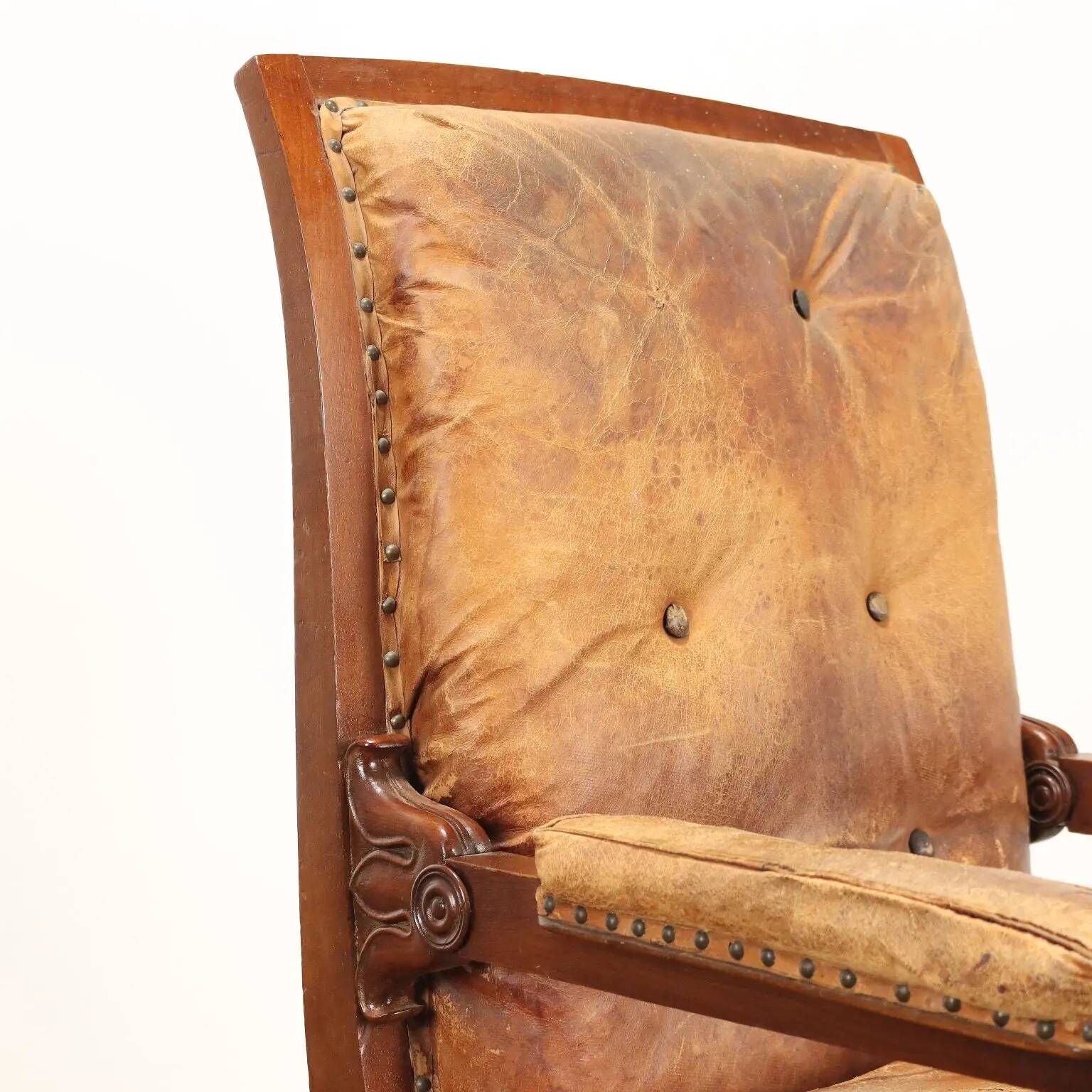 Antique Louis-Philippe reclining armchair in walnut, Italy, 19th century.