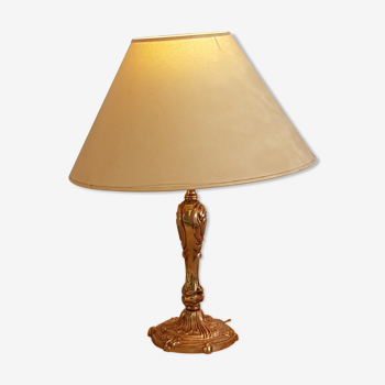 Golden bronze lamp on former flower bourgeoir