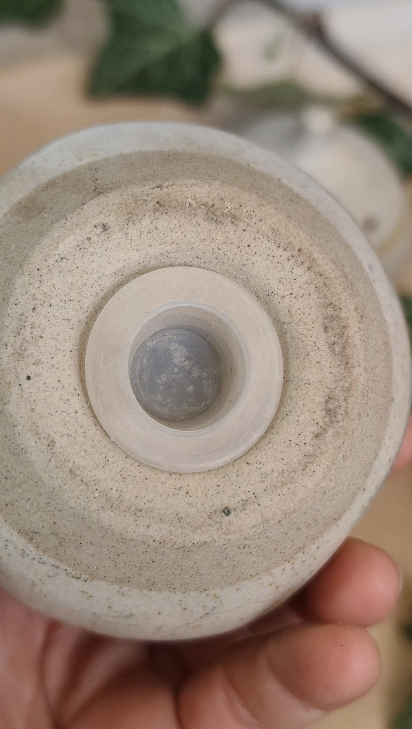 Salt and pepper shaker set in stoneware.