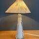 Lampe de table en verre blanc, années 60