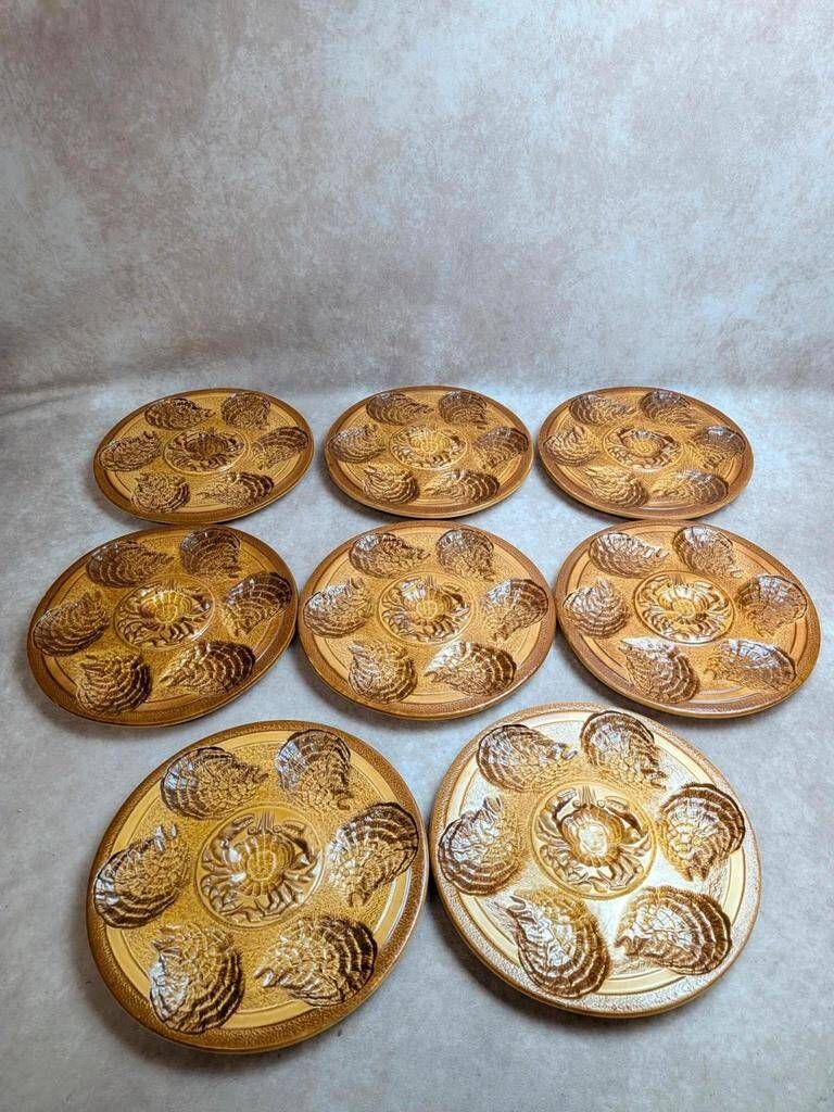 Set of 8 vintage oyster plates in majolica – Ateliers du Revernay