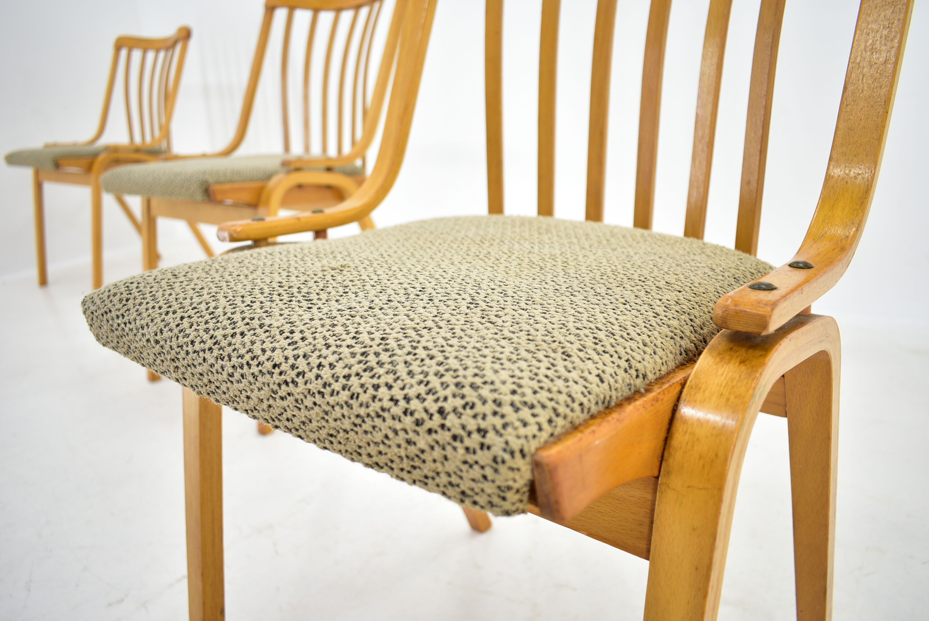 Ensemble de 4 chaises de salle à manger conçu par Antonín Šuman, années 1960