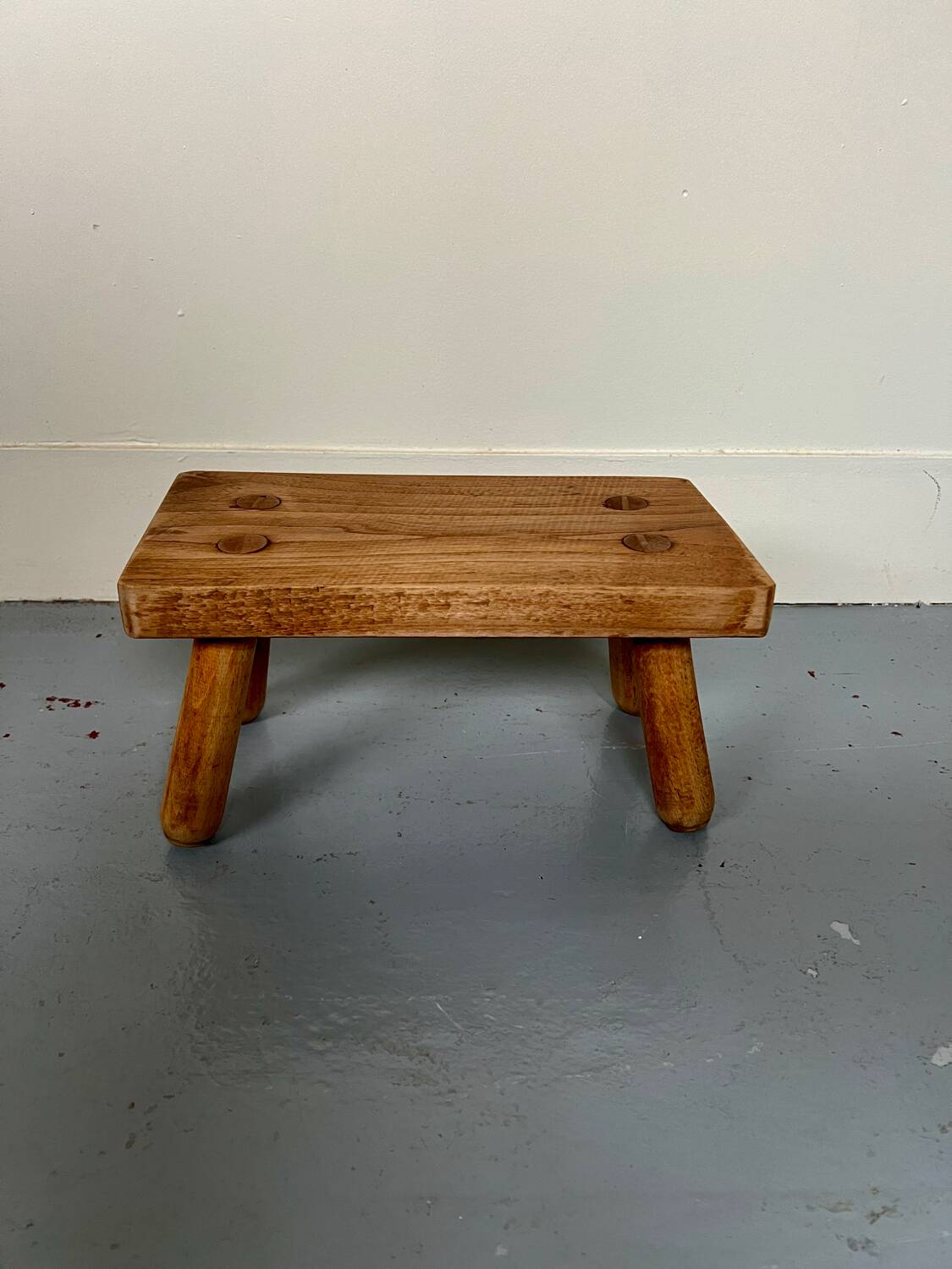 Petit tabouret en chêne