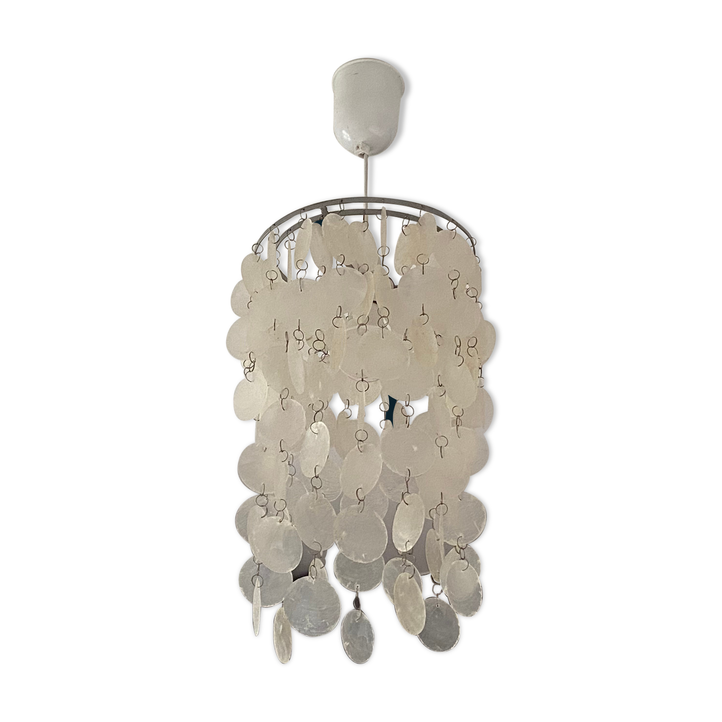 Suspension cascade with mother-of-pearl grapevines.