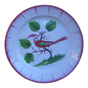 Assiette en faience de l'est de