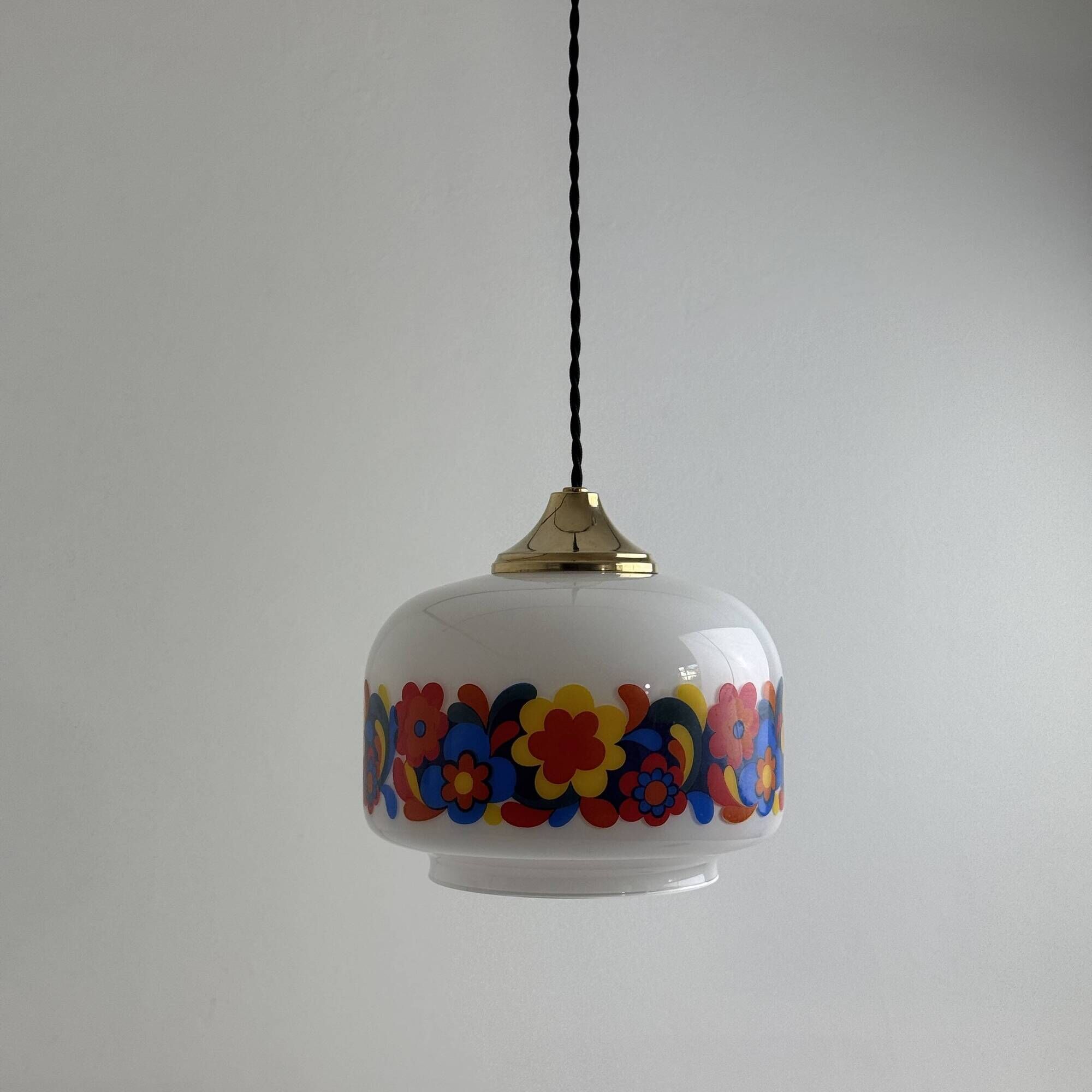 VINTAGE OPALINE SUSPENSION LIGHT 1970