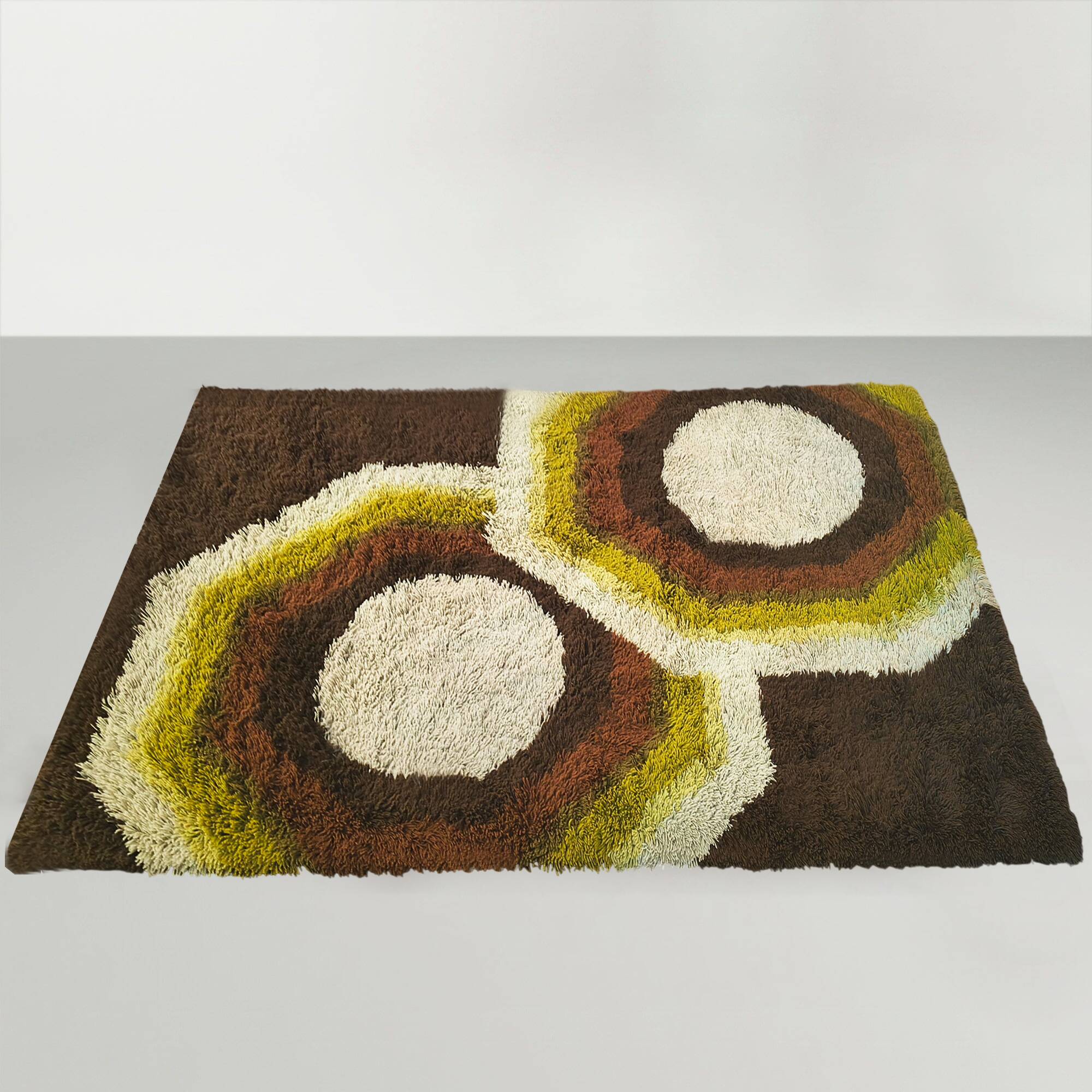 1970s Gorgeous Space Age Luxury Rug by Desso with Original Label.