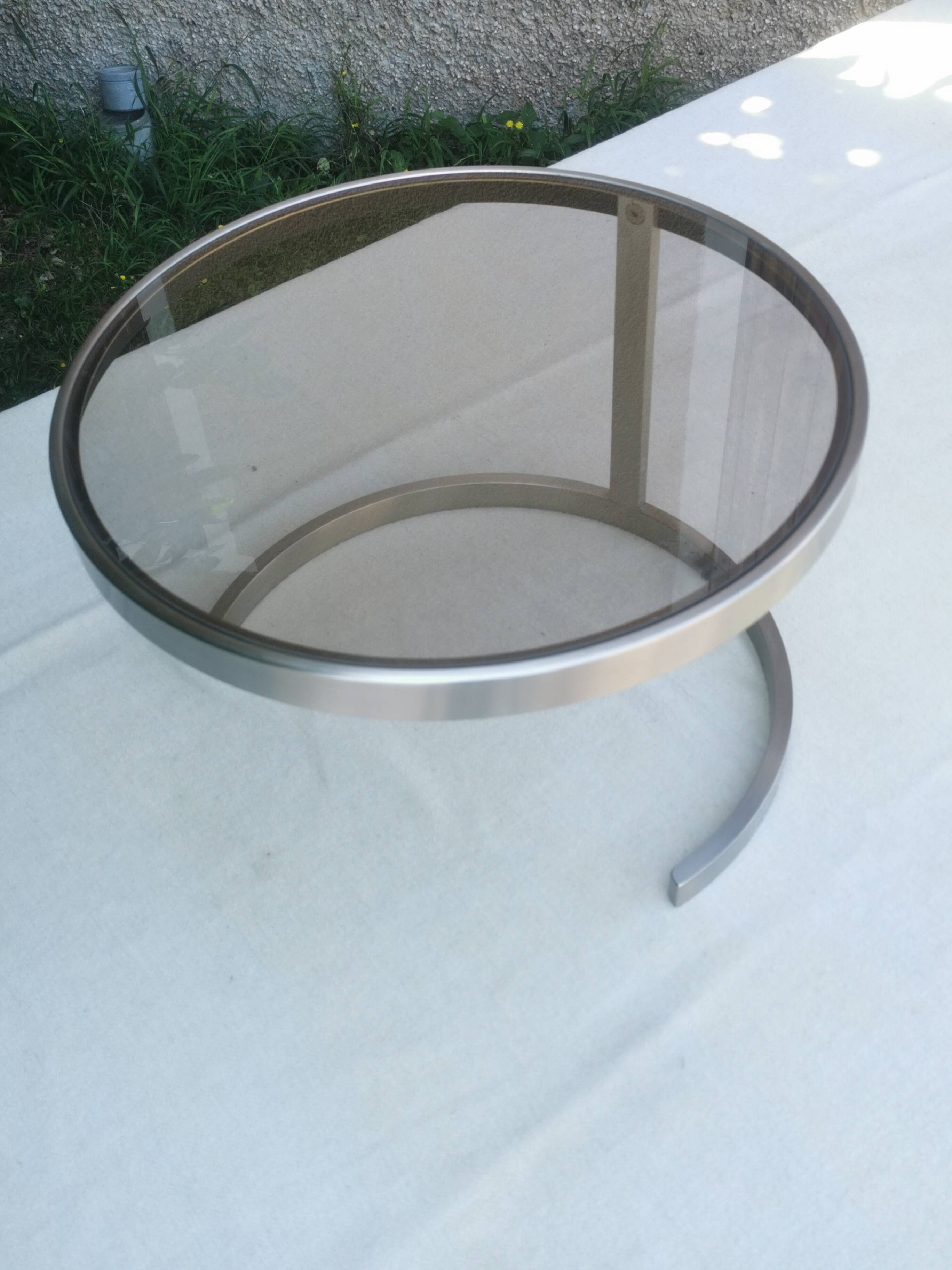 Vintage living room table “metal and glass top”