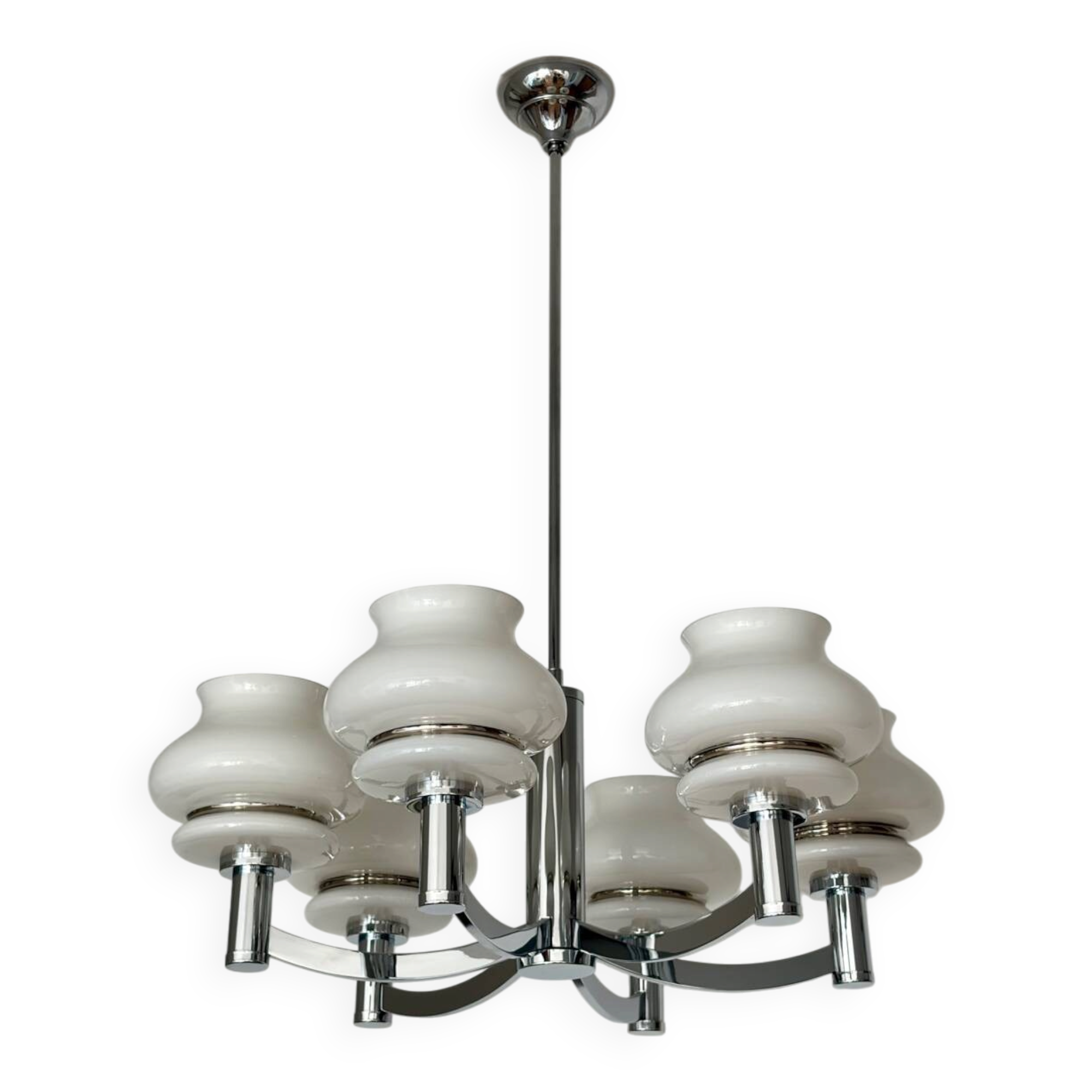 Chrome and opaline lustre