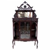 Vitrine, Europe du Nord, vers 1910.