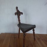 Antique tripod chair oporto lion head