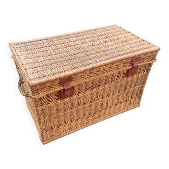 Wicker travel trunk