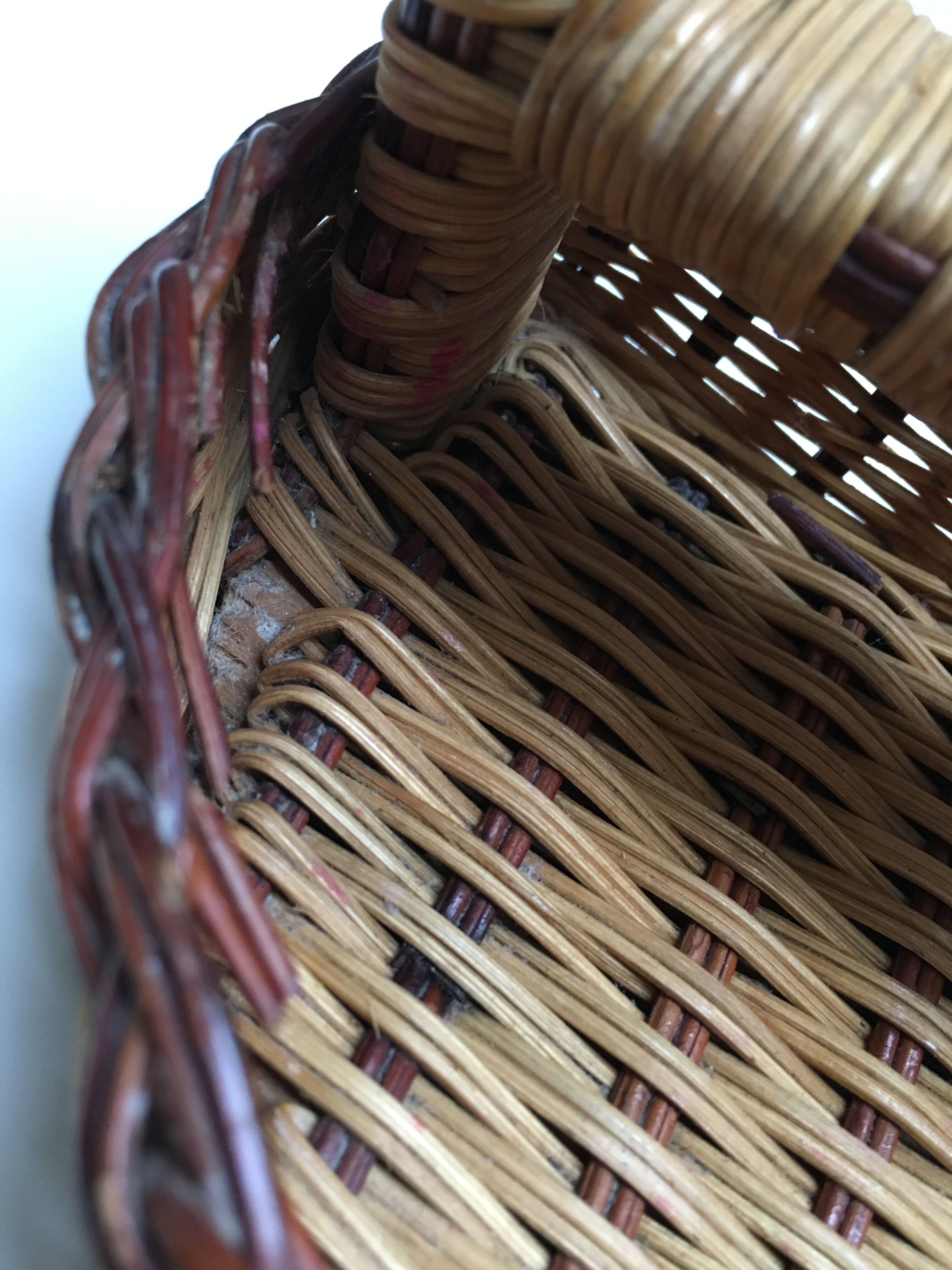 Table mirror in rattan 29 x 20 cm