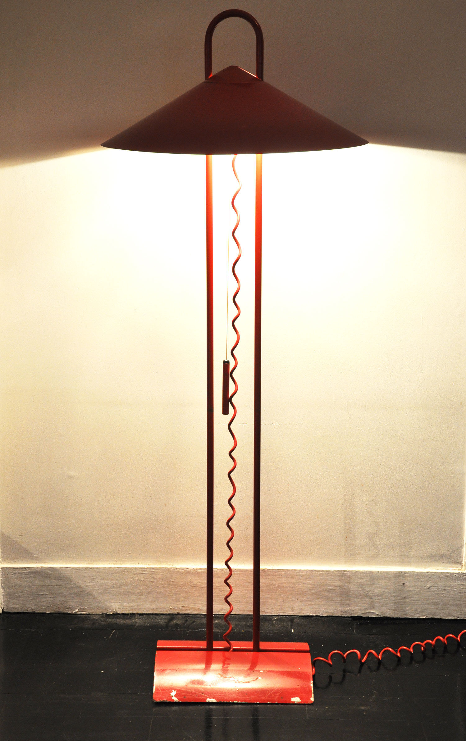 Floor lamp 1980 in red metal