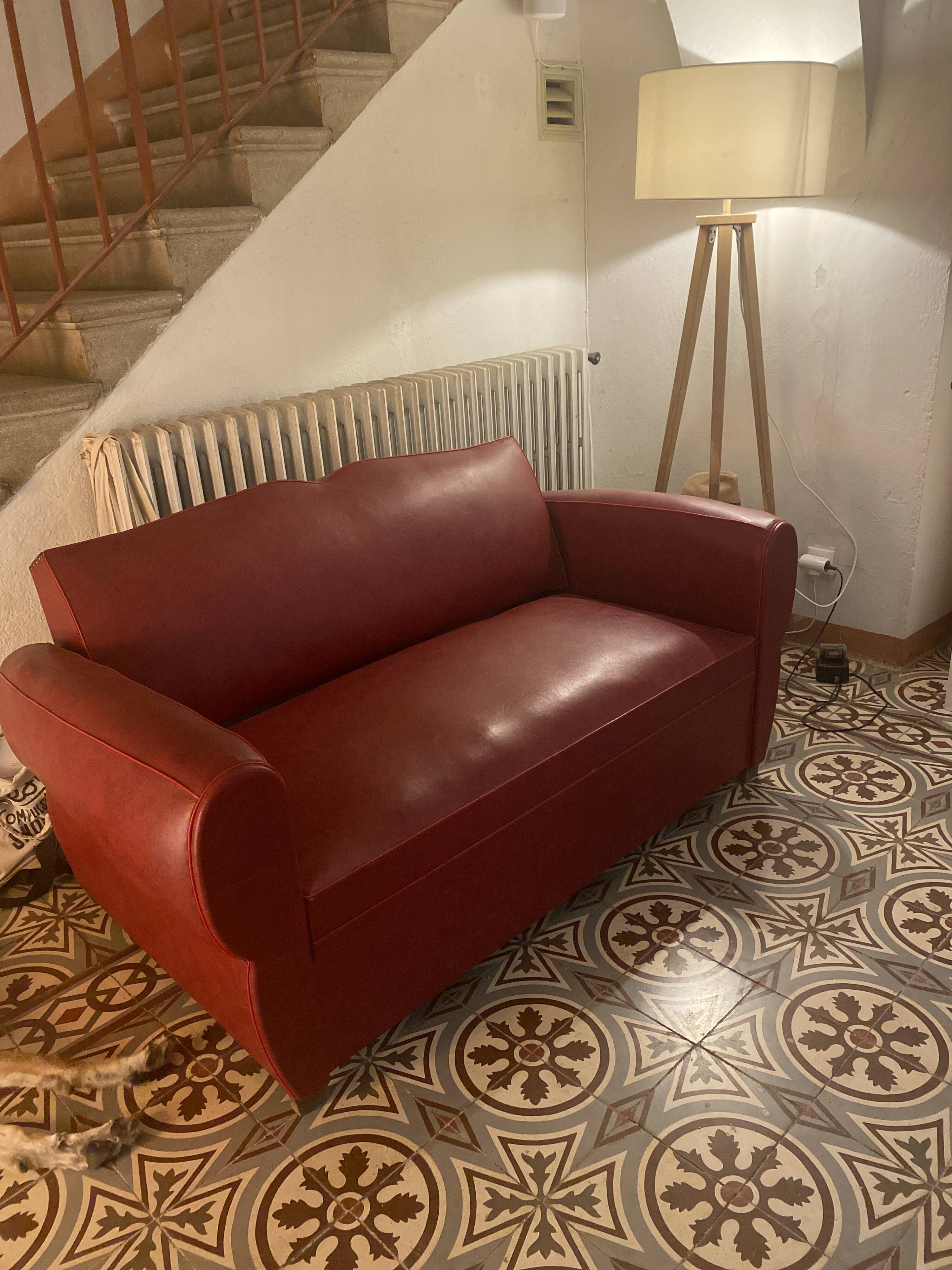 Club mustache sofa 2 places