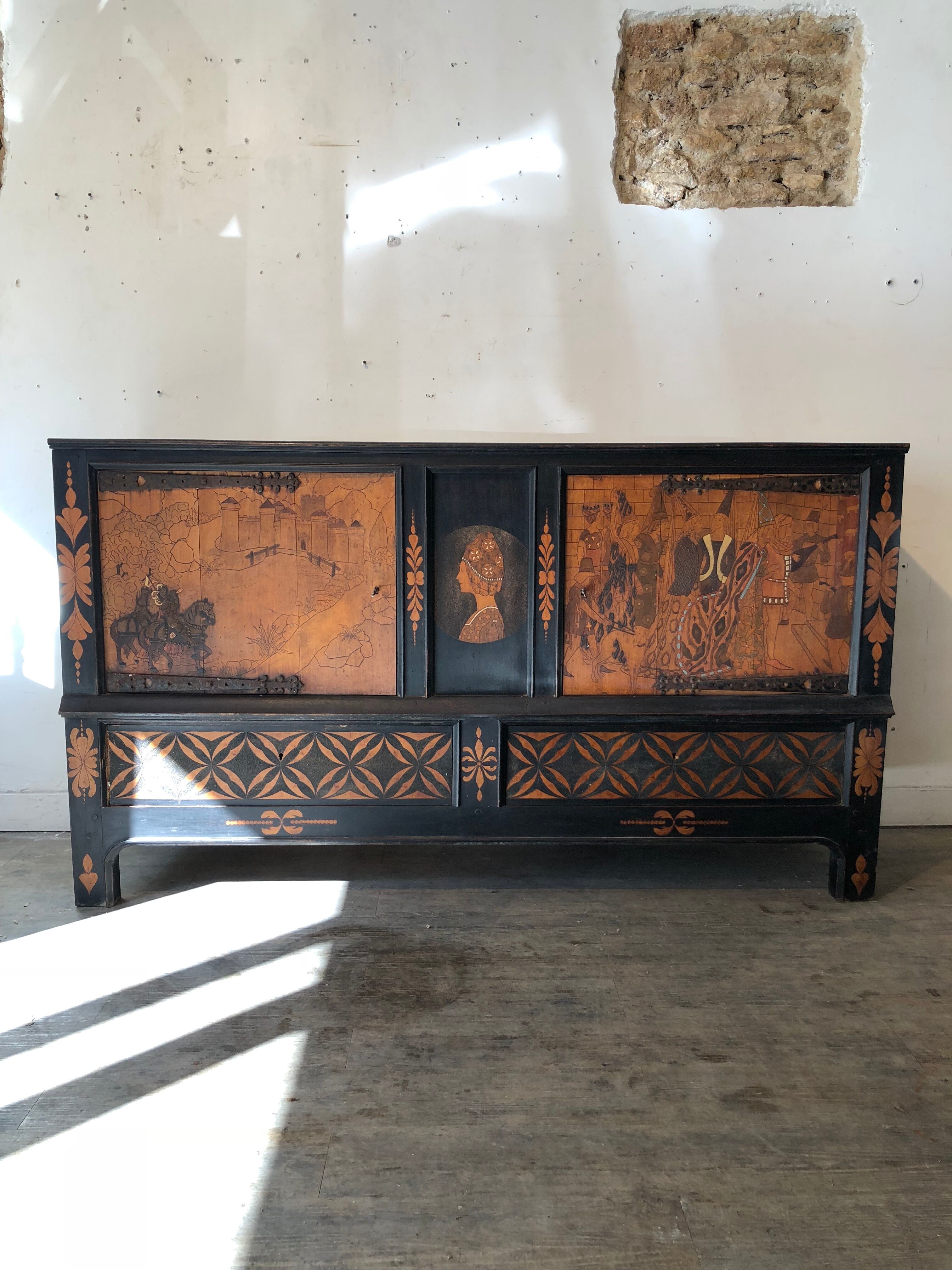 Sideboard the age of beauty