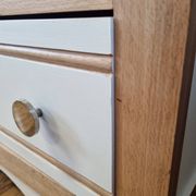 Commode blanche et bois
